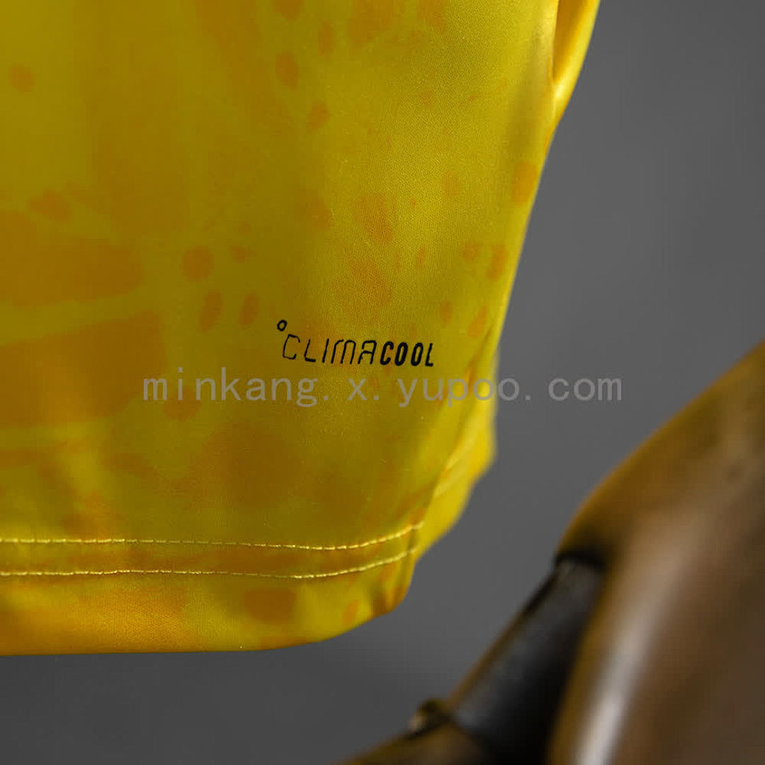 Colombia Home World Cup Jersey - 2026 — adult replica football kit, World Cup 2026
